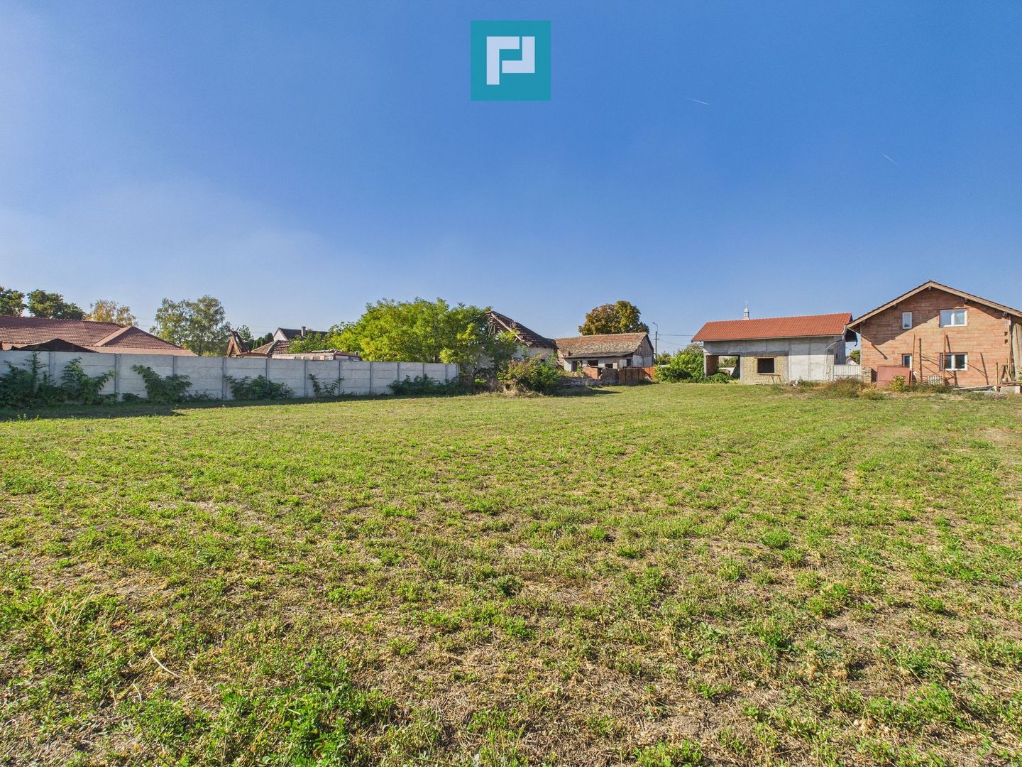 Casă la roșu cu 4 camere de vânzare - Poză 7