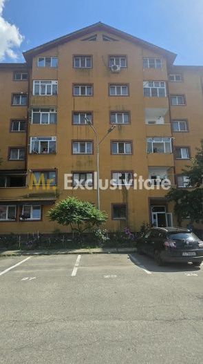 De vânzare apartament 2 camere decomandat | Zona 8 Mai - Poză 1