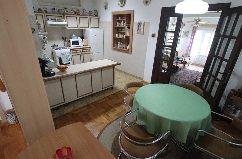 ANSAMBLU- DOUA CORPURI DE CLADIRE - Poză 4