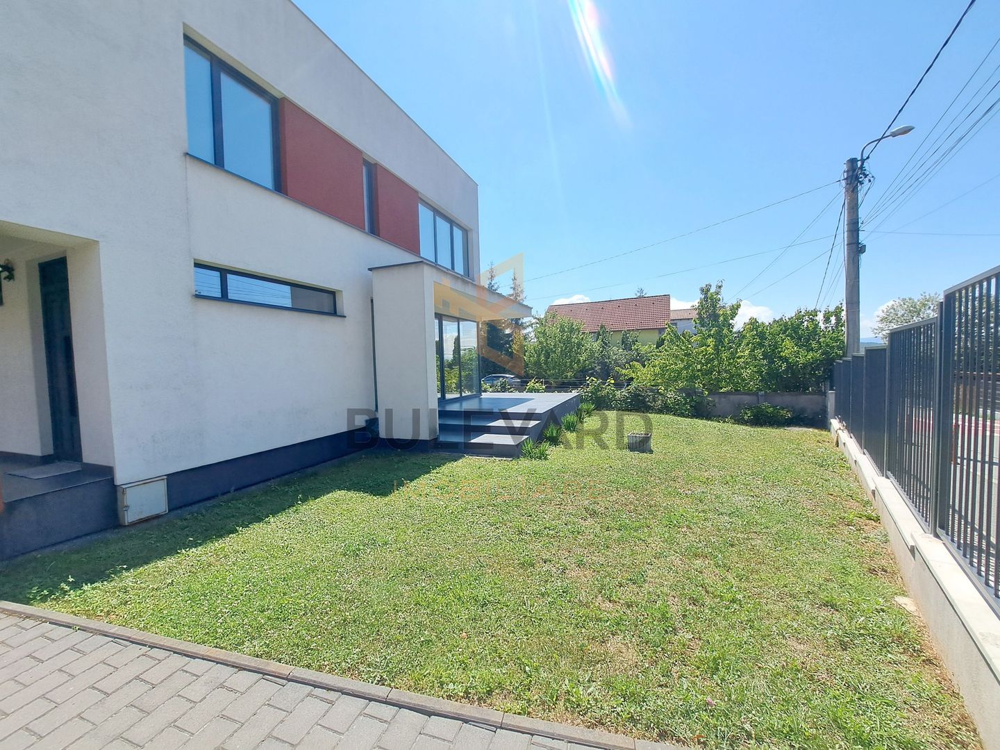 Casa tip dulplex 120 mp + 80 mp terase + garaj, zona Liceu Waldorf - Poză 1