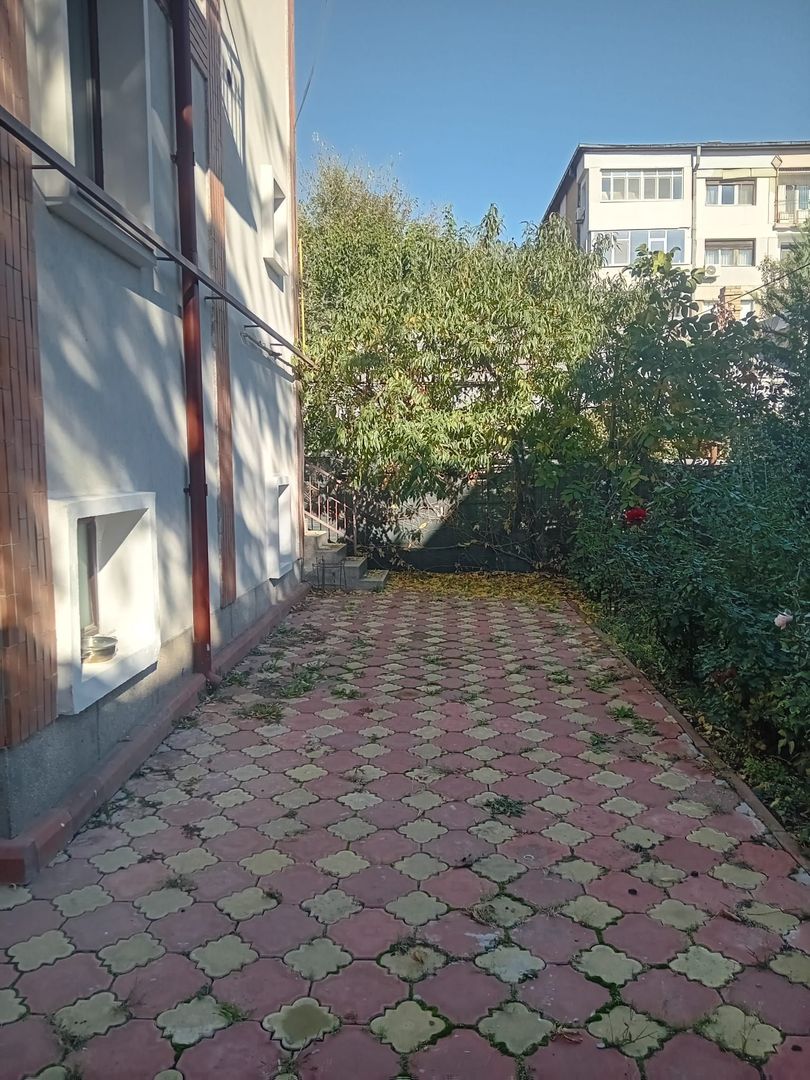 De vânzare – Casă D+P+2E+M în zona ultracentrală ideala pentru afacerea ta! - Poză 4