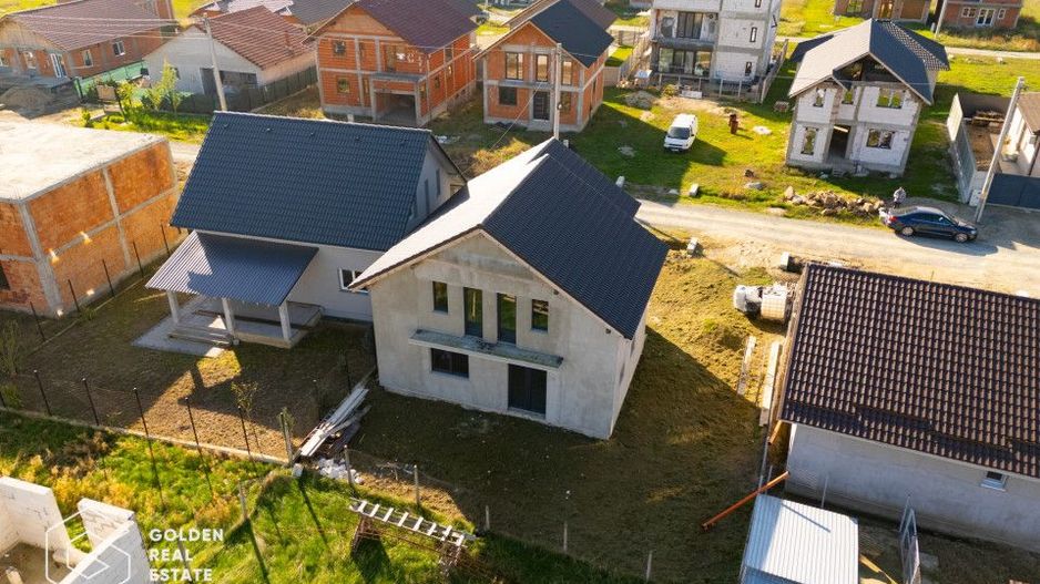 Casa Moderna P+M, Izolata, cu Acoperis Bramac în Zimandu Nou, comision 0% - Poză 1