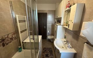 Etaj 2. Mobilat si utilat. Pozitie excelenta. - Poză 11