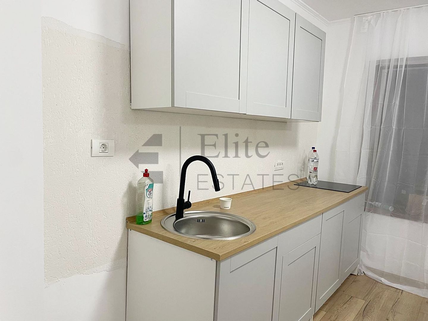 Casa de vanzare in zona Cantemir - Poză 4