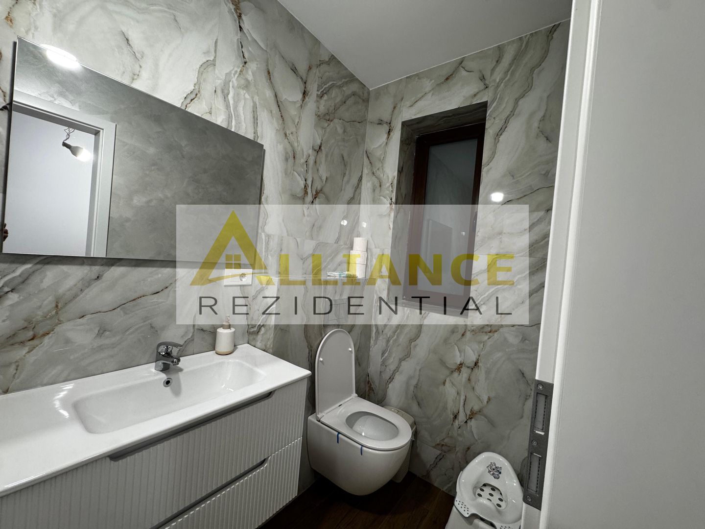 Vila de vanzare-5 camere-3 bai-500 M de STV - Poză 26
