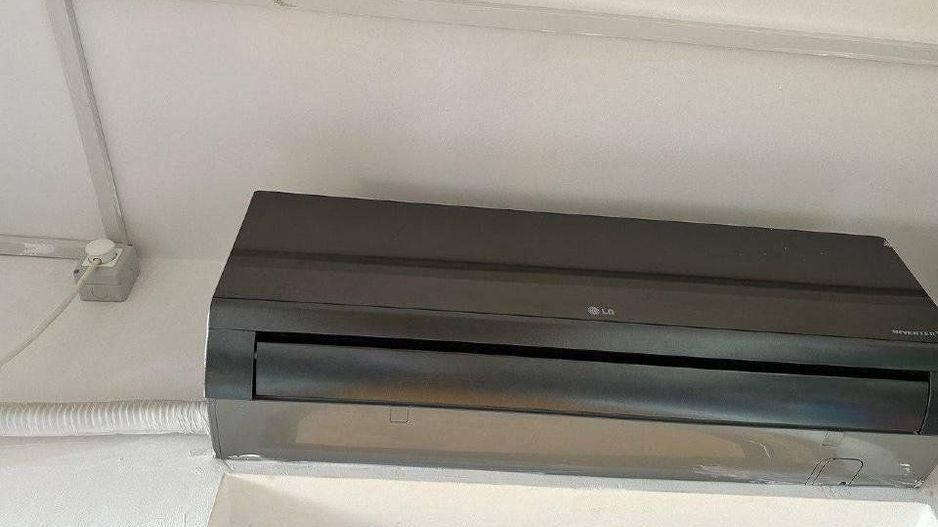 Apt 3cam renovat  69mp, dotat cu  CT, AC , an 1985  etaj 7/8, mobilat - Poză 2