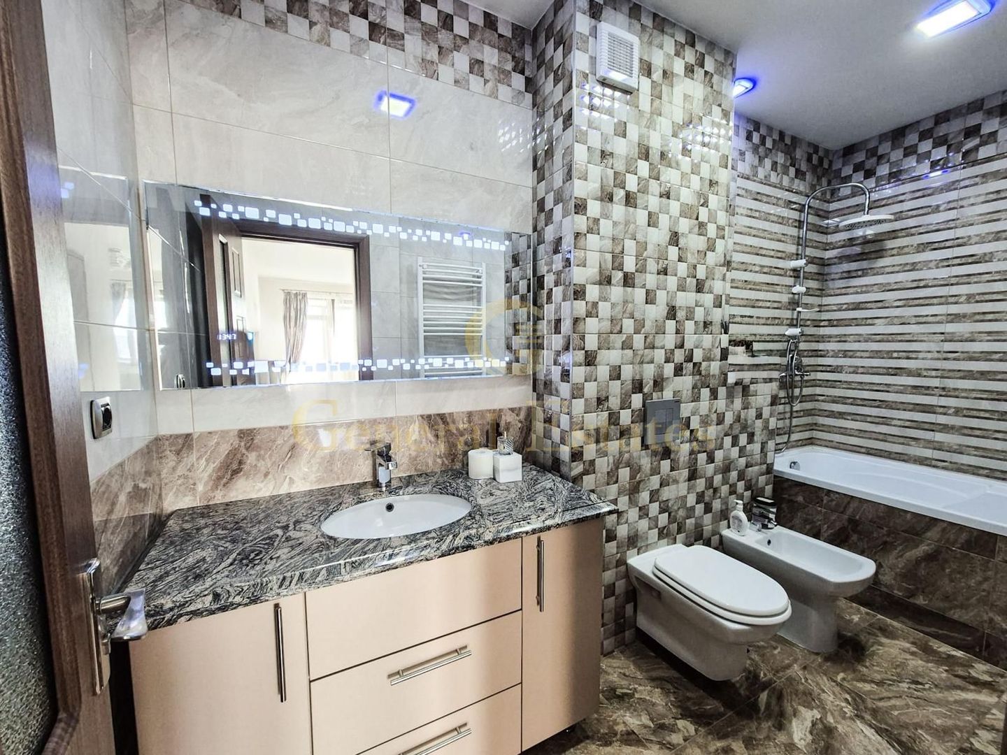 Apartament Isaran Residence - Poză 8