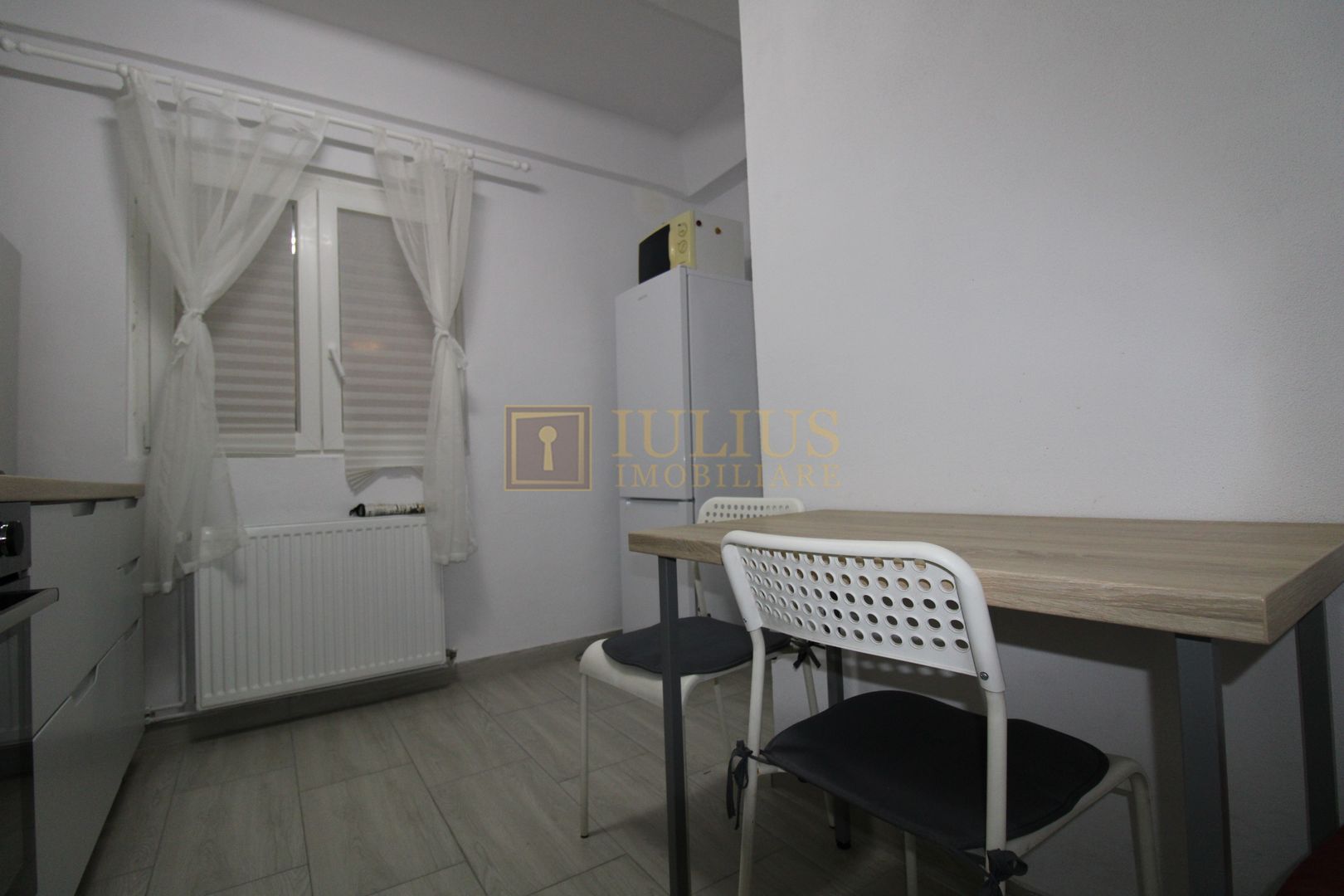 3 camere decomandate, balcon generos de 17 mp, bloc modernizat-Gh Lazăr - Poză 16