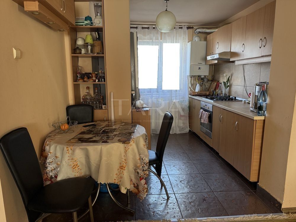 Apartament decomandat cu 4 camere, zona Minerva. - Poză 3