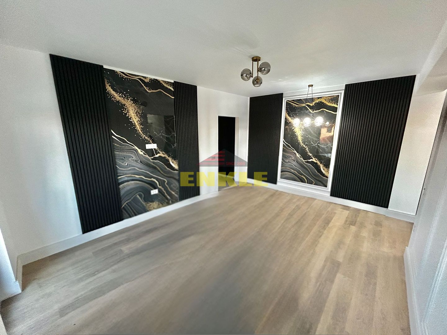 De vanzare, apartament cu 3 camere, zona Centrala - Poză 1