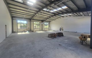 Hala,2 birouri,2 bai,1vestiar,parcare privată 330 mp - Poză 3