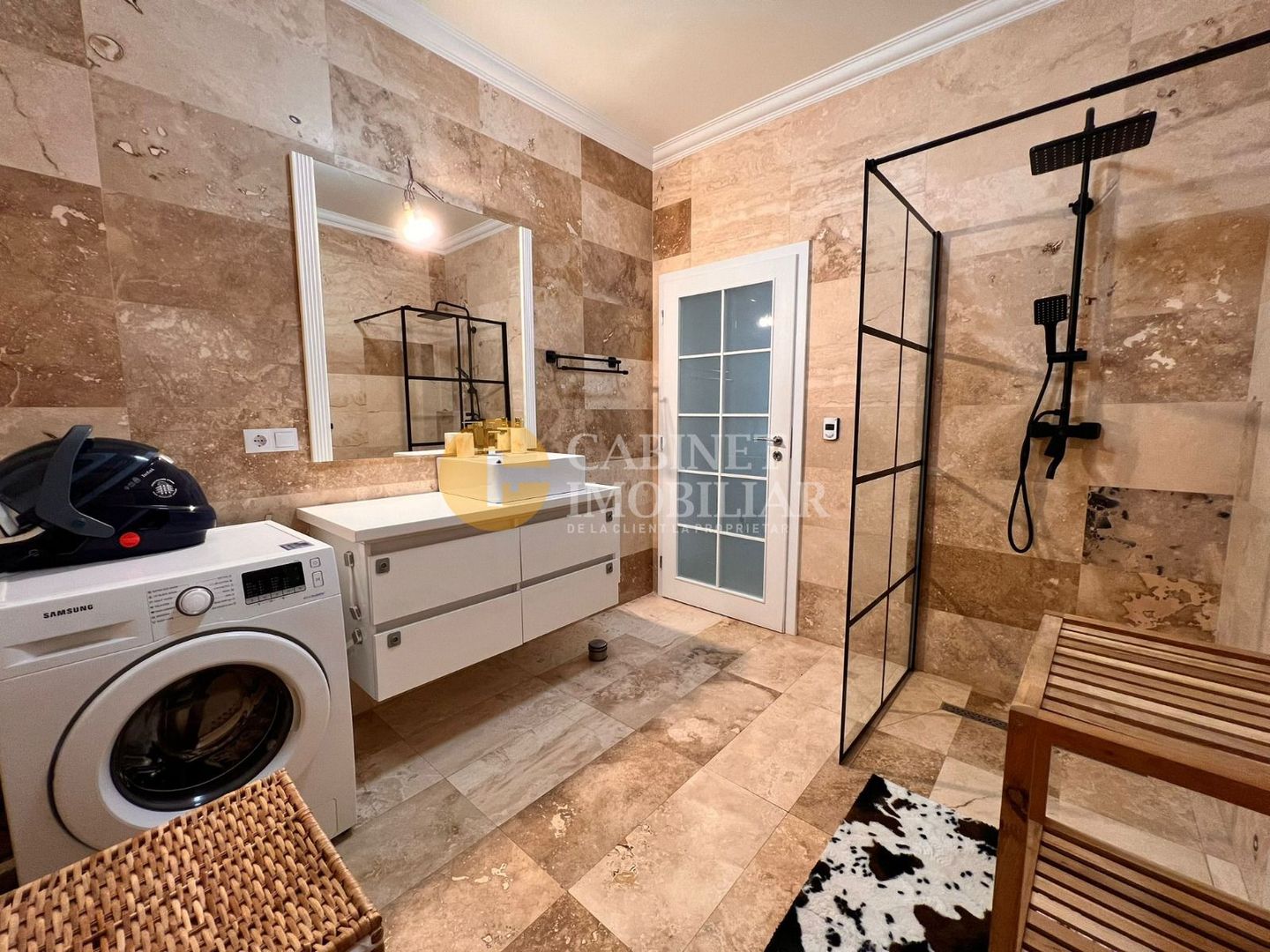 Casa PREMIUM 4 camere 2 bai - Garaj - MOBILATA complet - Poză 8