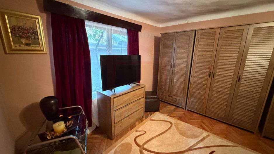 700 mp, teren intravilan, zona Centru, 150.000 euro - Poză 10