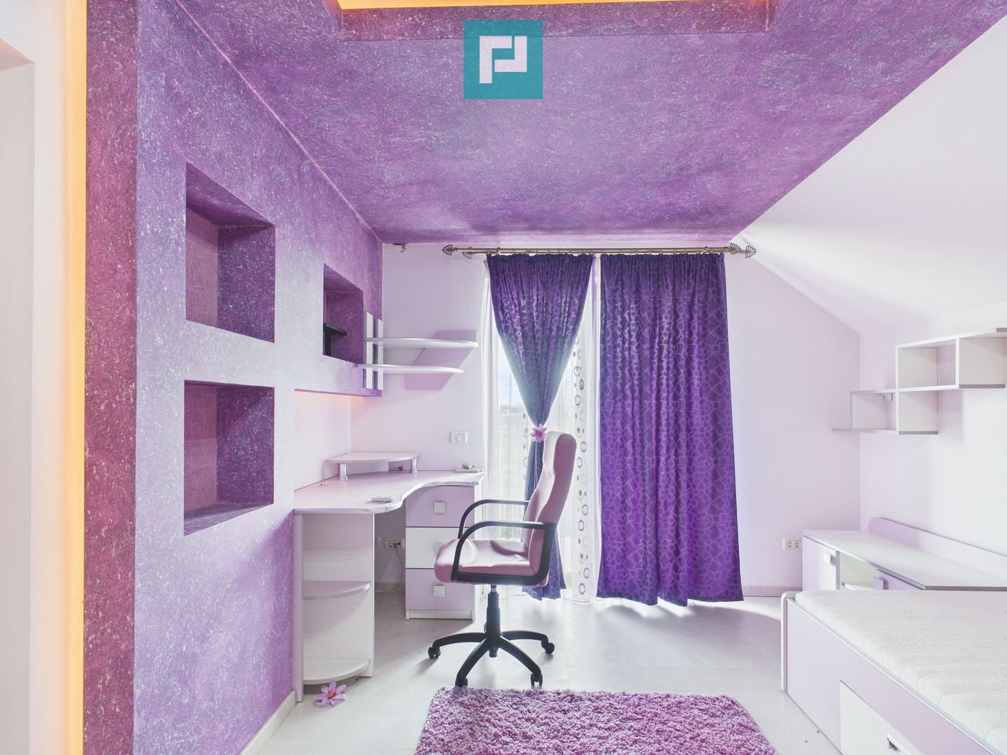 Casă spațioasă în Sântana - Poză 8