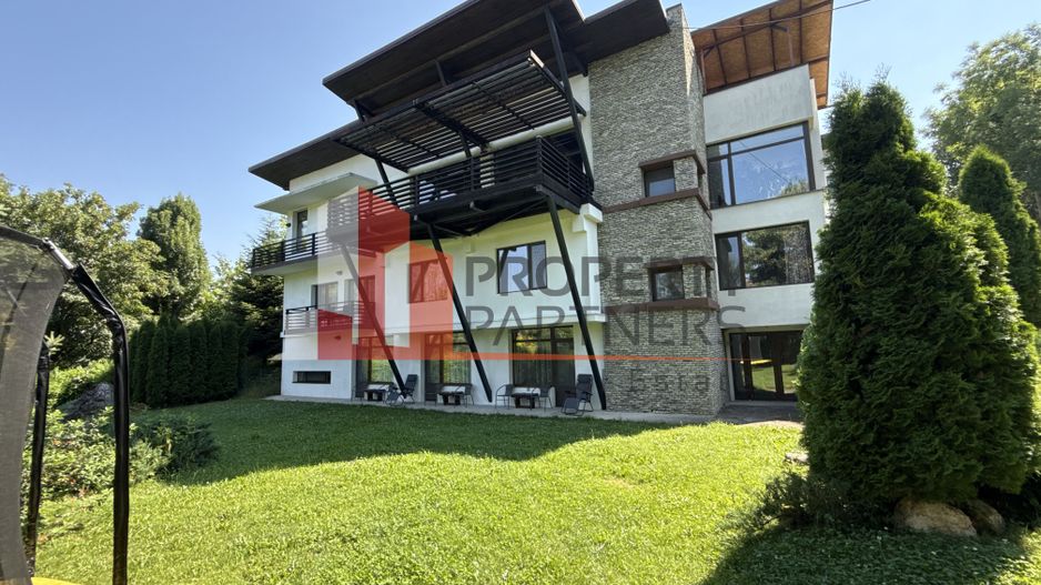 Pensiune  în Bran, sat Poarta – Afacere la cheie, locație premium - Poză 1