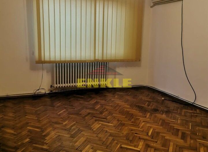 Casa 3 camere, Calea Nationala/Soseaua Iasului la strada principala, 400 euro - Poză 5
