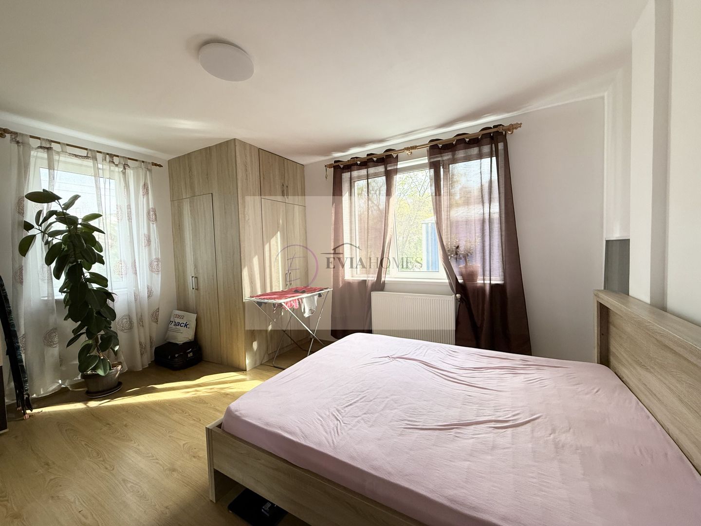 3 camere/ 2 bai/ balcon/ pacare inclusa/ 2 min de VIVO - Poză 2