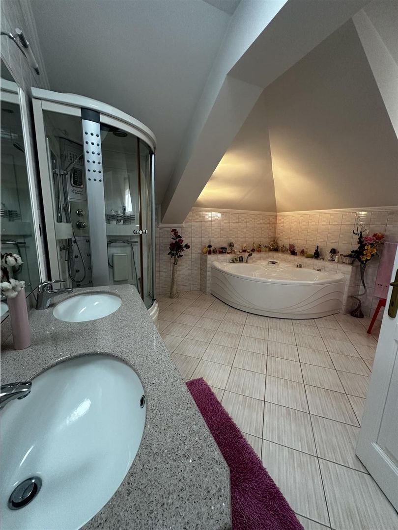 Vila lux cu piscina Sanmartin - Poză 7