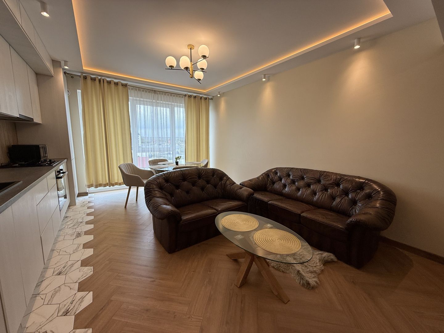 Apartament spațios și luminos cu 3 Camere I Rădăuți - Poză 30