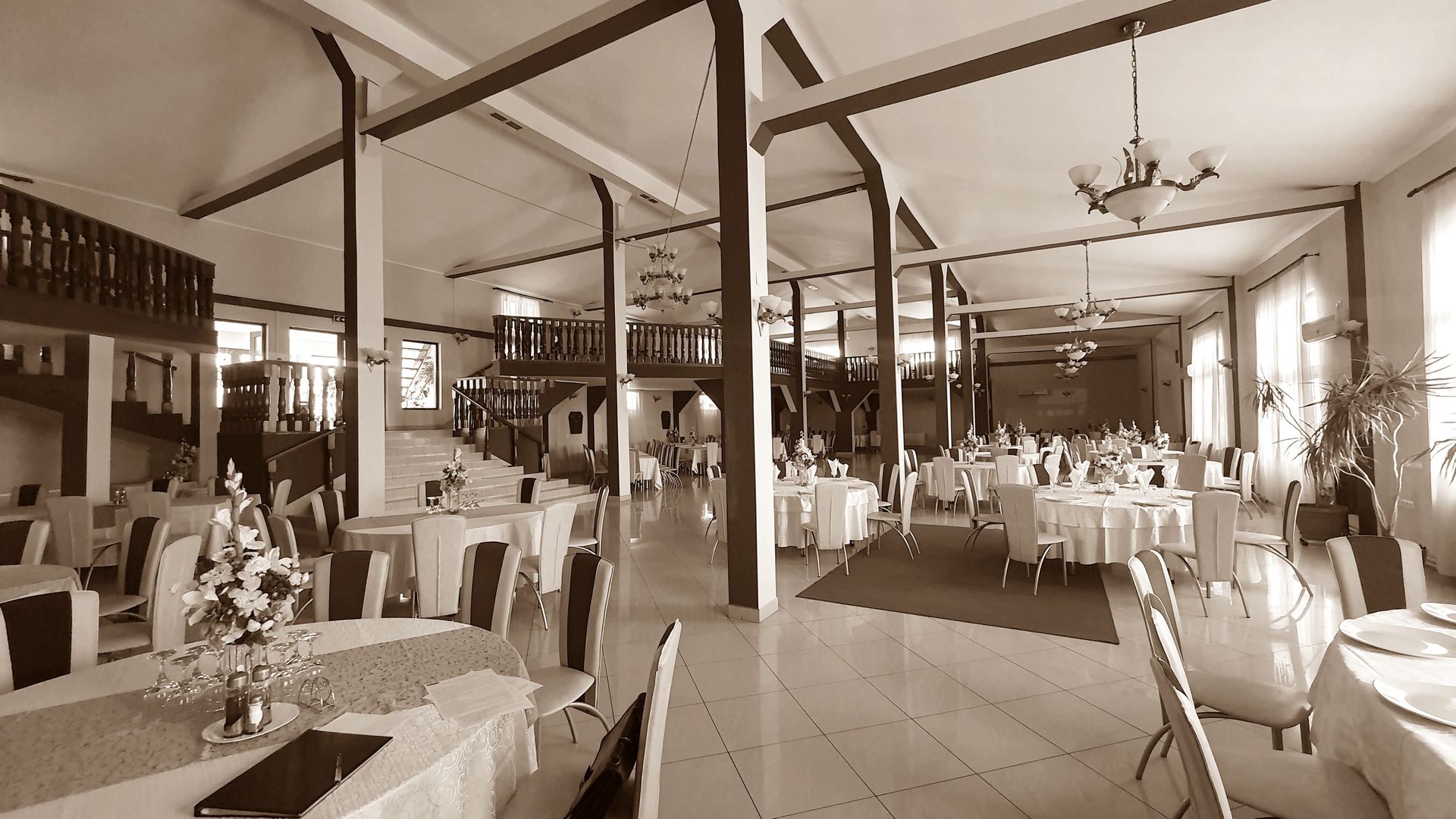 Afacere/Restaurant -Salon evenimente capacitate 600 persoane - Poză 9