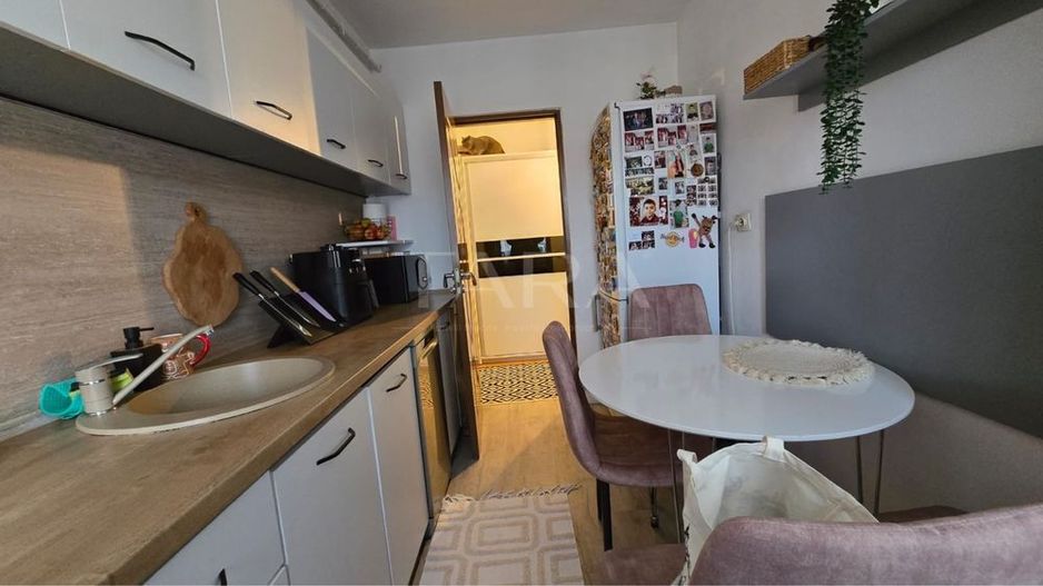 Apartament cu 2 camere, decomandat, în centrul Floreștiului. - Poză 1