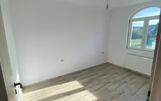 Casă 5 camere, 2 niveluri, intrări și utilități separate – Șag - Poză 17