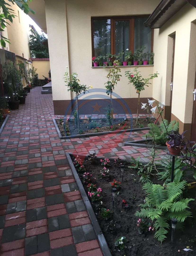 Casa moderna alcatuita din trei apartamente, zona Rovine - Poză 11