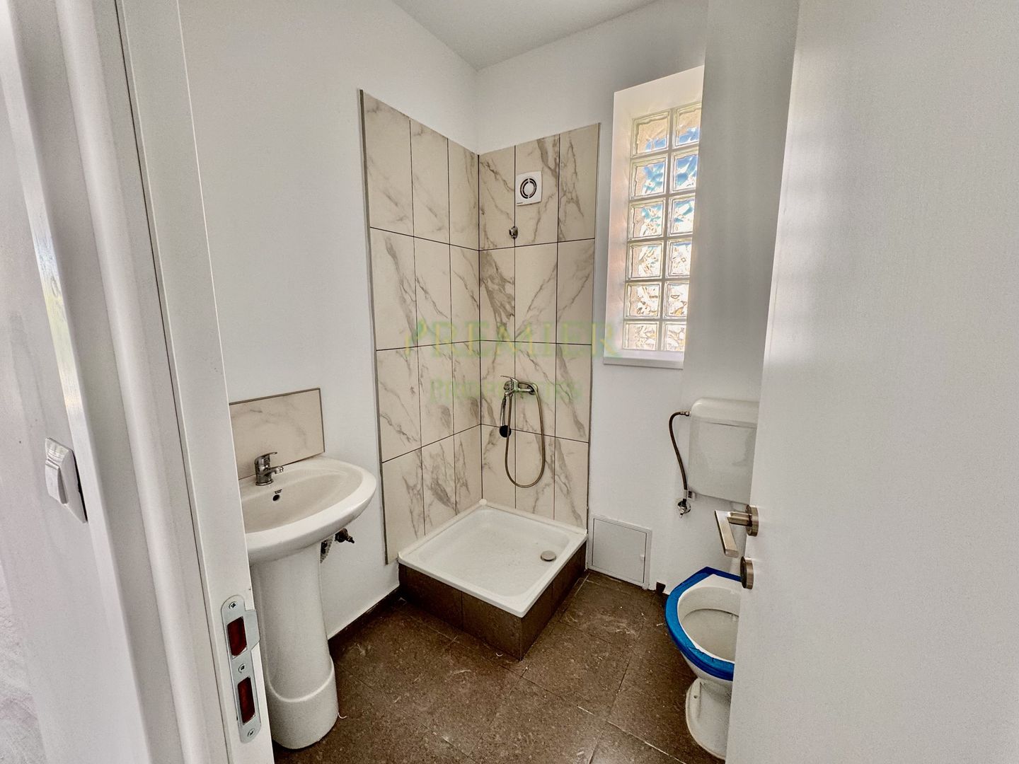 CLADIRE DE BIROURI | AZIL, GRADINITE, SCOLI, CABINETE MEDICALE, NOTARIAT, AVOCAT - Poză 13