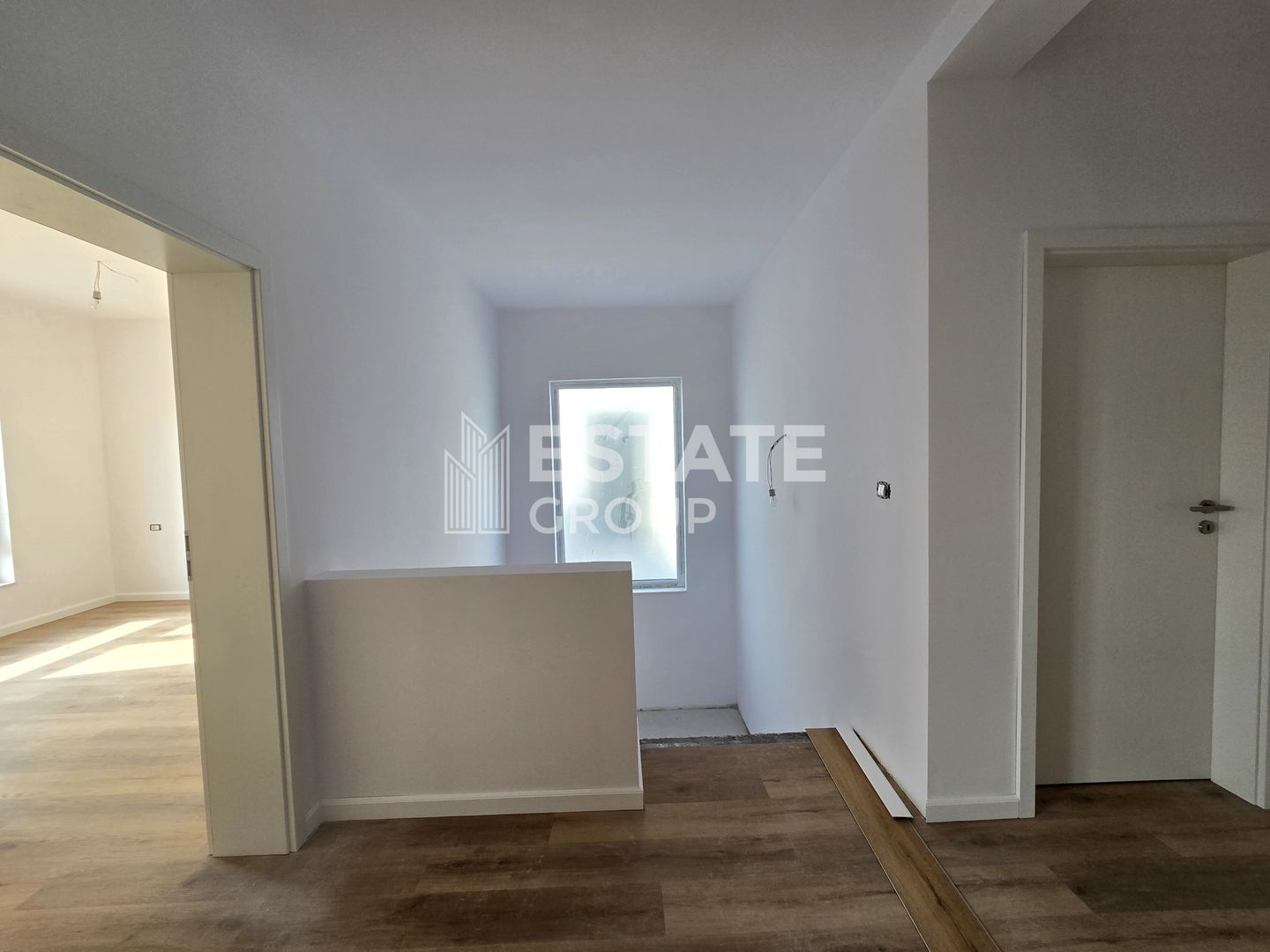 Duplex cu 5 camere despartit prin camera tehnica in Dumbravita - Poză 12