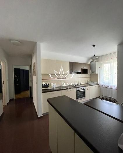 Apartament spatios cu 3 camere - langa Facultatea de medicina - Poză 2
