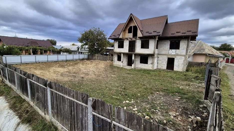 Casa de vanzare la 7 km de Onești - Casin - Poză 3