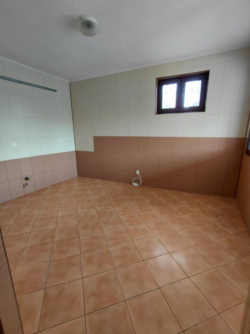 Casa P+1 zona Traian cu vedere la Brates - Poză 8