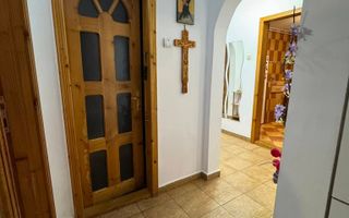 Apartament 4 Camere de vânzare în Onești - Poză 8