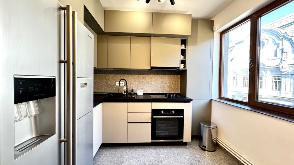 Apartament cu stil, eleganță și energie vibrantă, în Piața Victoriei - Poză 9