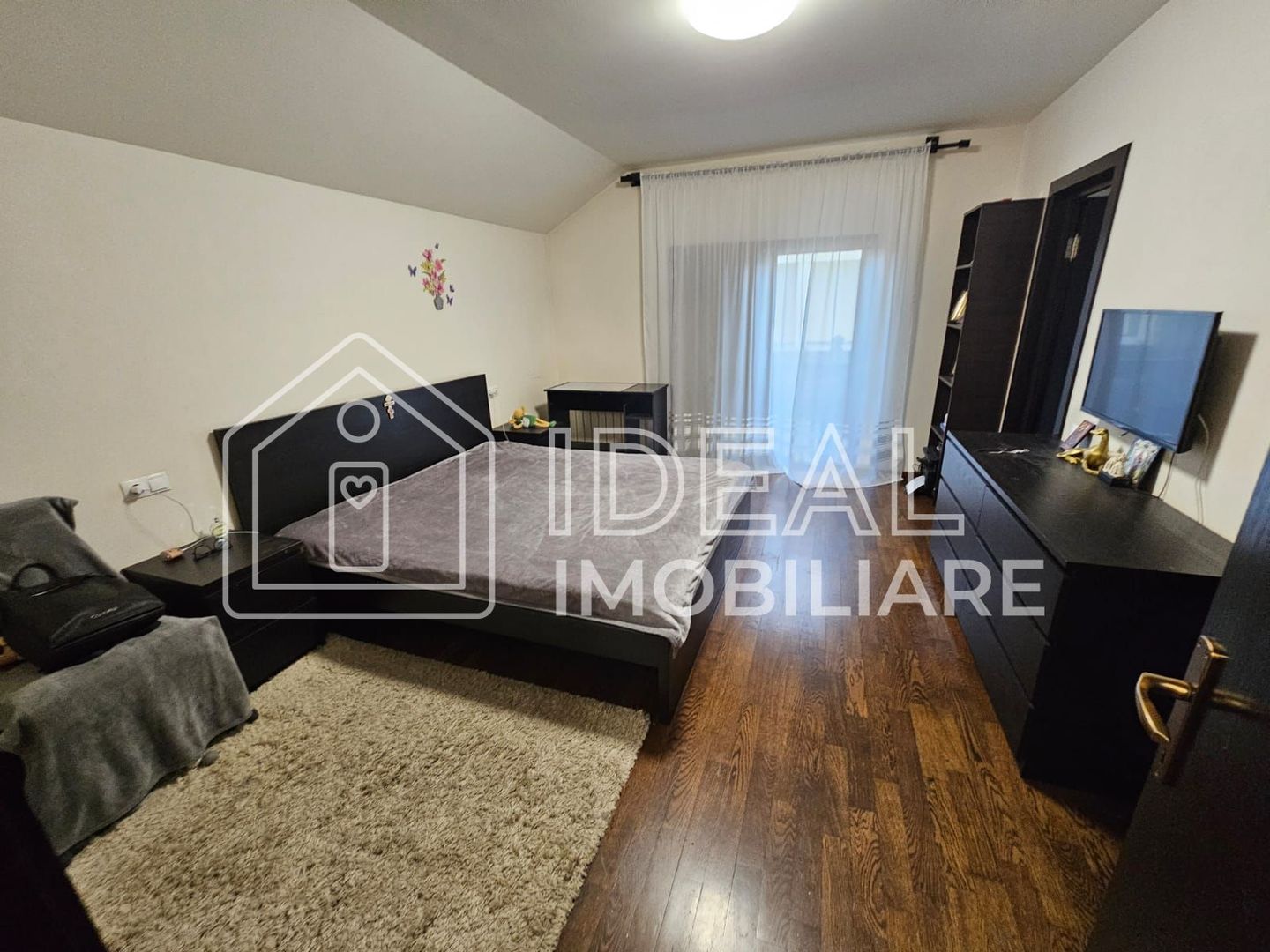 Casa Mobiltata-Utilata cu 4 camere,  pe Pictor Brana - Poză 13