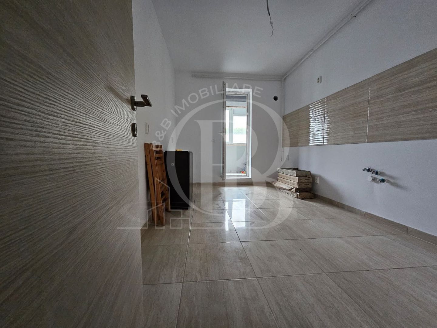 Apartament 3 camere FINALIZAT 100mp Loc parcare inclus - Poză 3