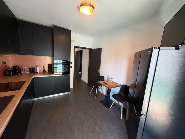 Apartament premium cu 4 camere, terasă panoramică și 2 parcări - Poză 9