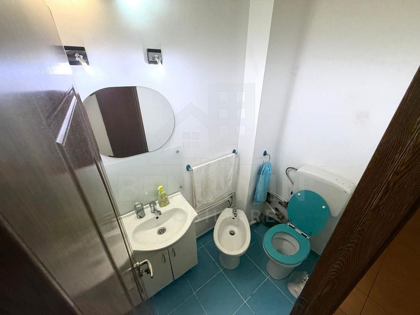 3 camere decomandat cu 2 bai Rovine etajul 3 centrala termica 72mp - Poză 9