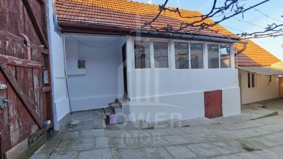 Casă de vânzare – Comuna Rășinari, str. Andrei Șaguna – aproape de centru - Poză 2
