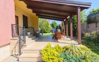 Casa spatioasa. Pretabil si pt. clinica, invatamant, camin varstnici. - Poză 45