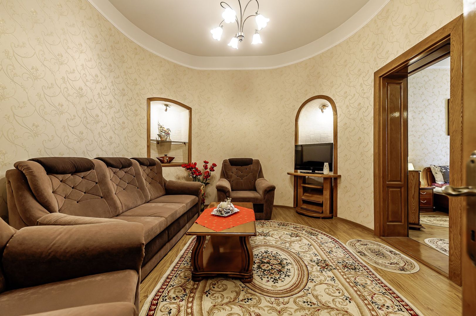 De închiriat apartament cu 2 camere central - Poză 5