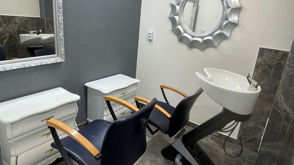 Salon / Frizerie de închiriat – complet utilat, Zona Episcopia Bihor - Poză 1