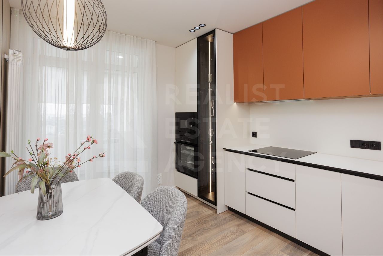 Vânzare, apartament 3 camere 70 mp, str. Vasile Lupu, Buiucani - Poză 1