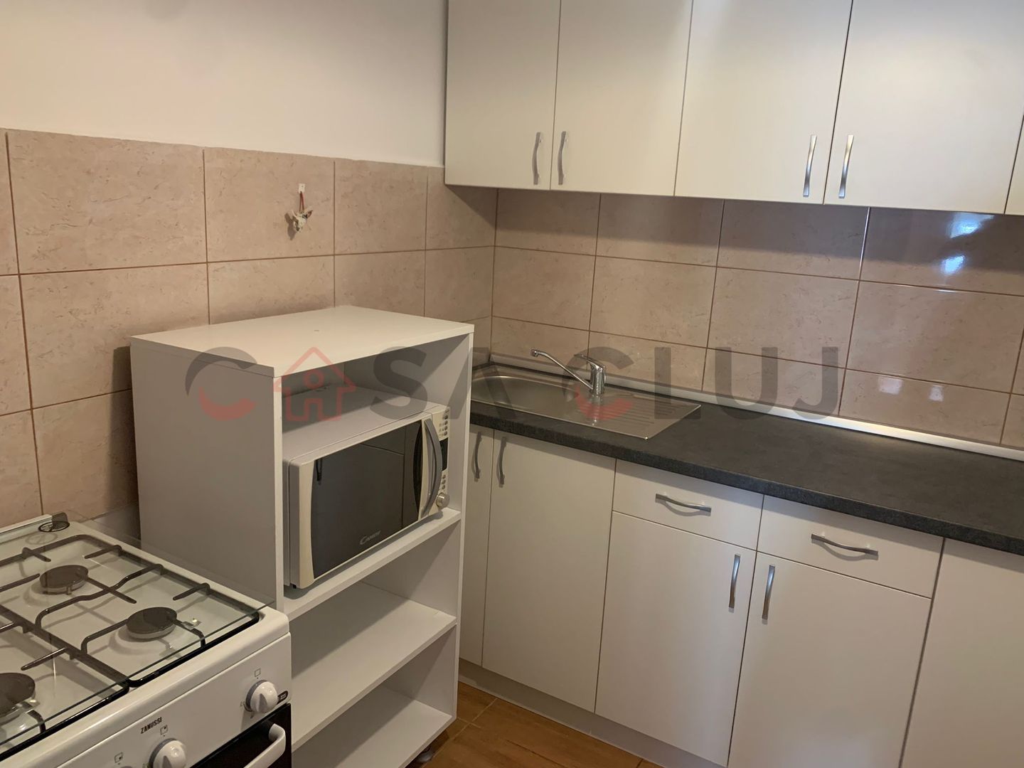 CENTRAL, în inima Clujului - renovat, ideal pentru locuit sau investiție! - Poză 3