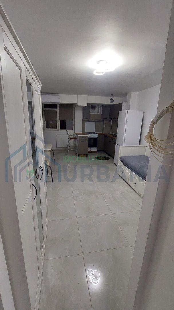 Inchiriez garsoniera la gara Nicolina - Poză 2