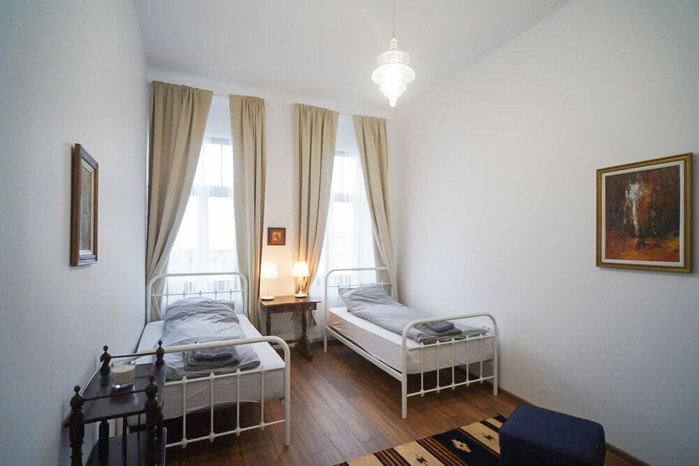 Apartament ultracentral, 2 dormitoare, 58 mp. 120 000 E. Comision 0. - Poză 7