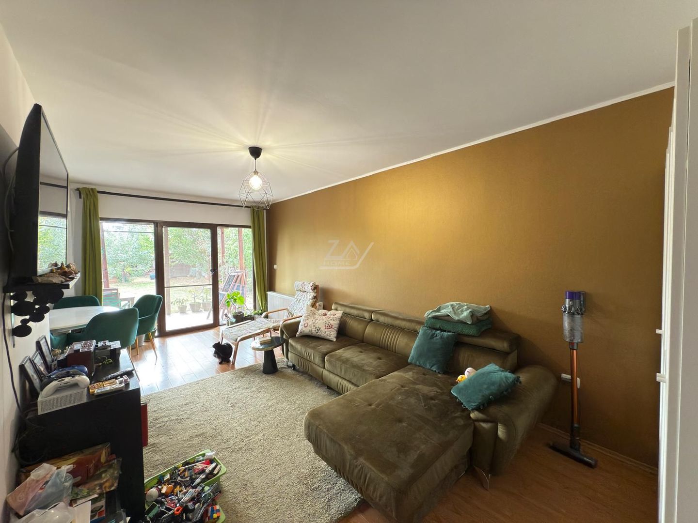 Pozitie excelenta - situata la margine. 3 dormitoare. Curte mare. - Poză 2