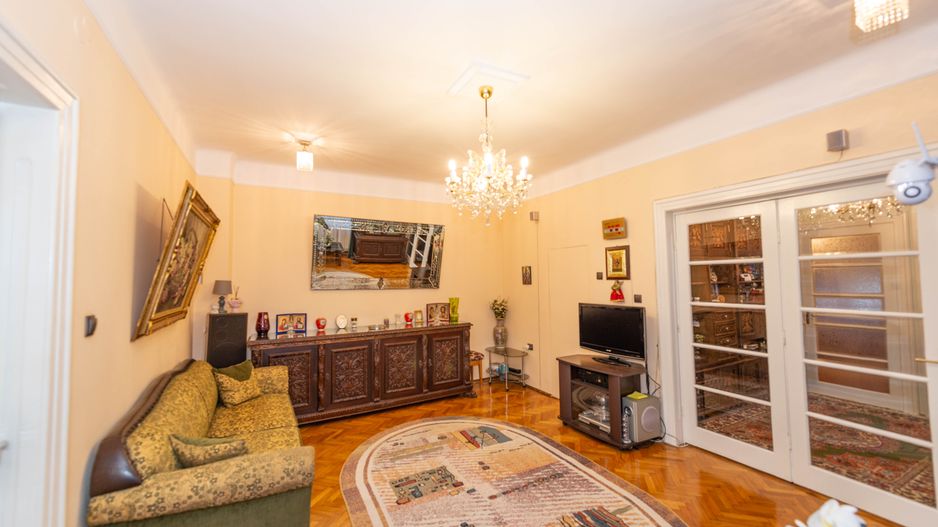 Casa de vanzare, 138 mpu, 244 teren, curte, garaj, Cartierul Domenii - Poză 5