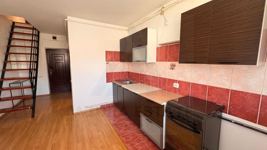 Garsonieră 36 mp compartimentată pe 2 niveluri in zona Terezian - Poză 3