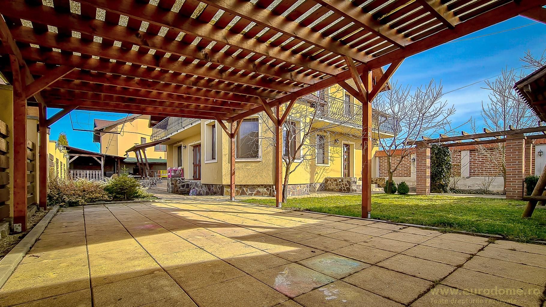 Casă nouă, intrare Stupini - Poză 24